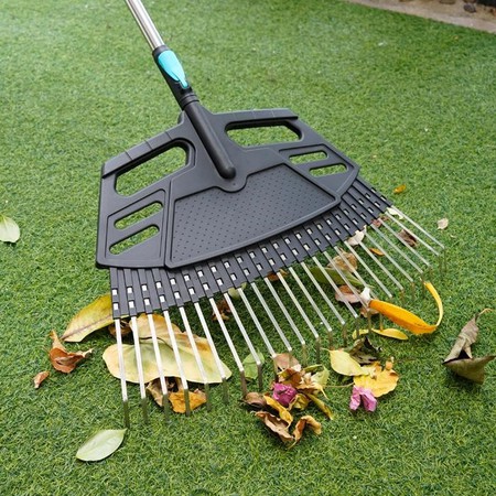 Flexible big leaf rake Flexible big leaf rake